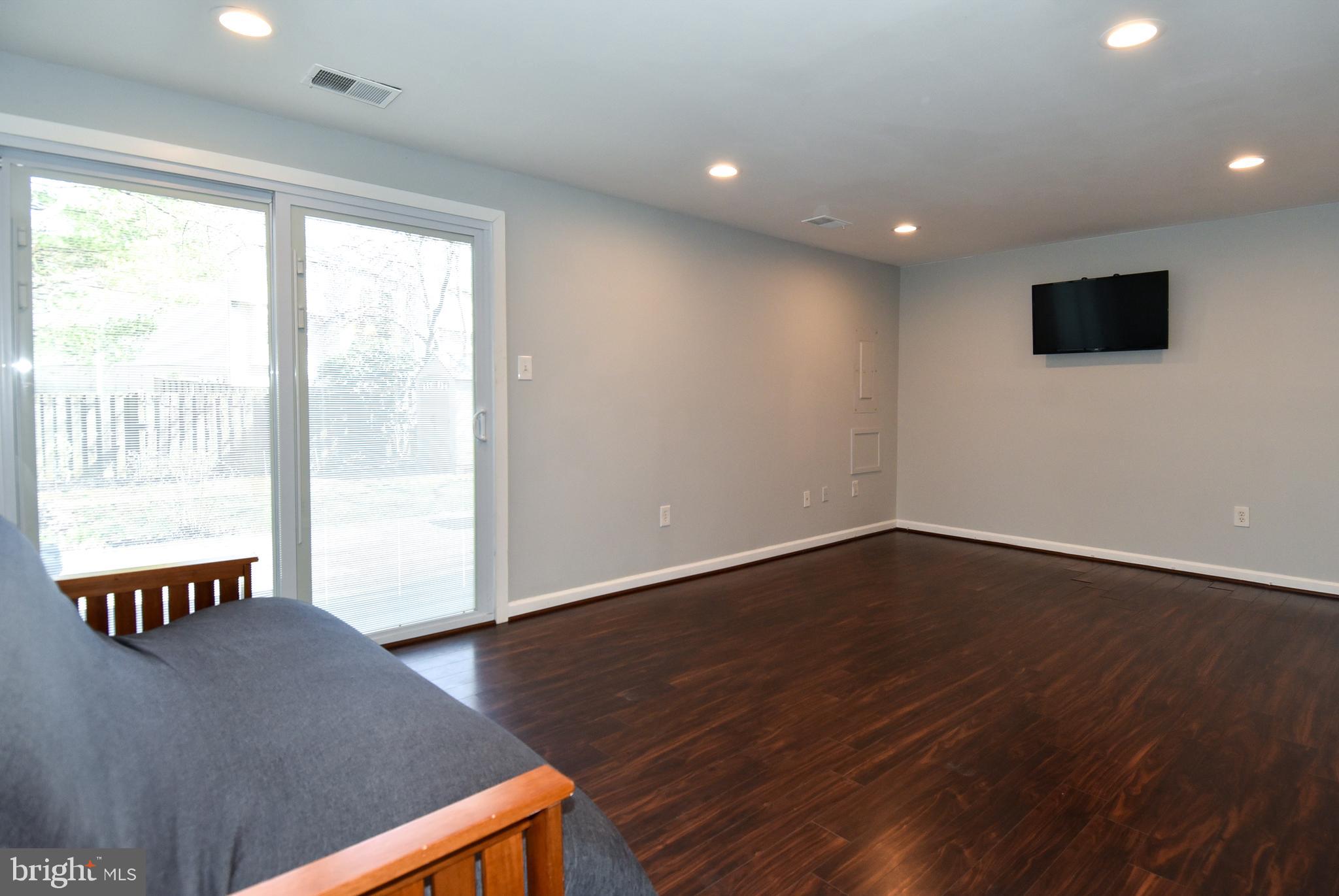 15913 Yukon Ln