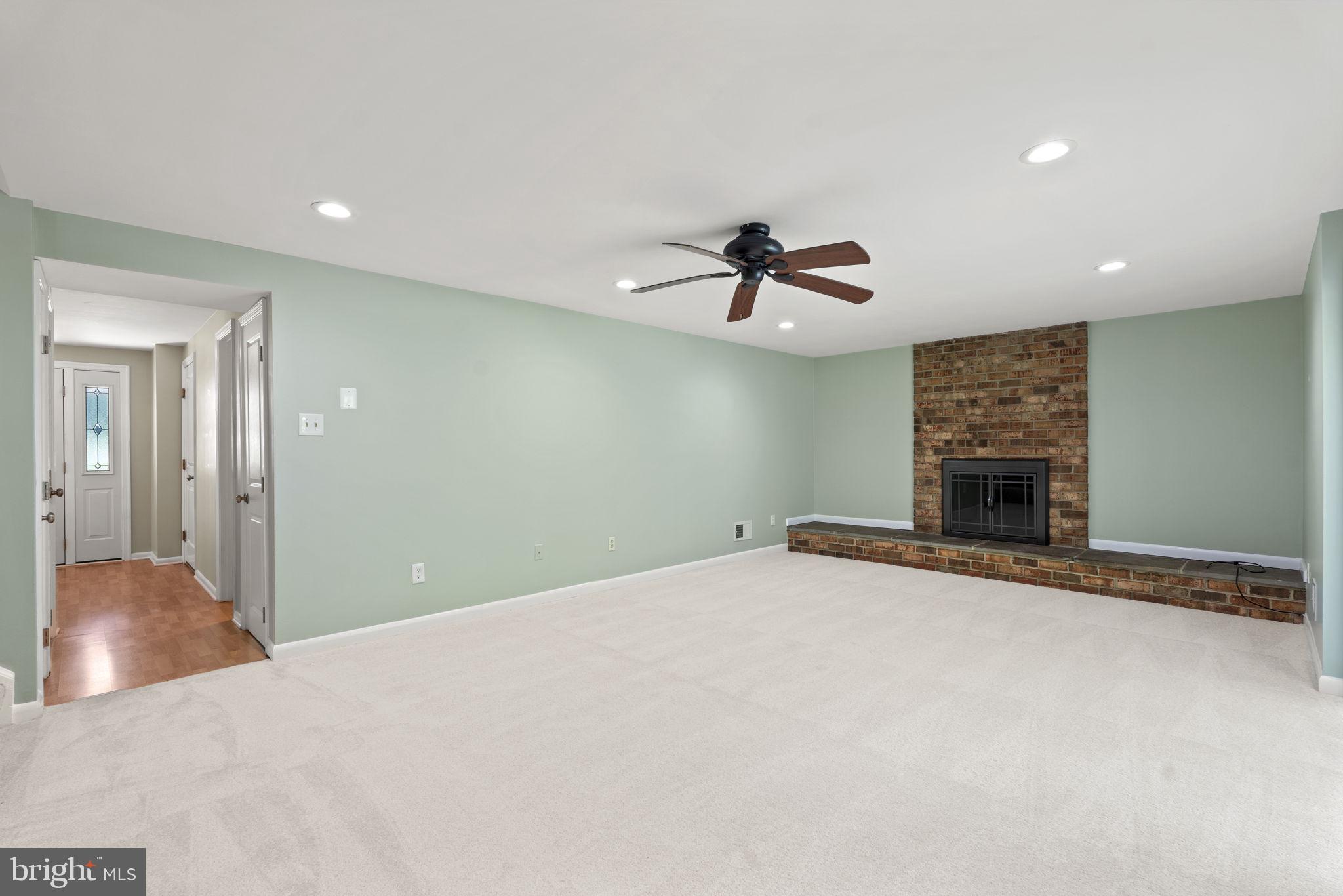 16445 Keats Ter