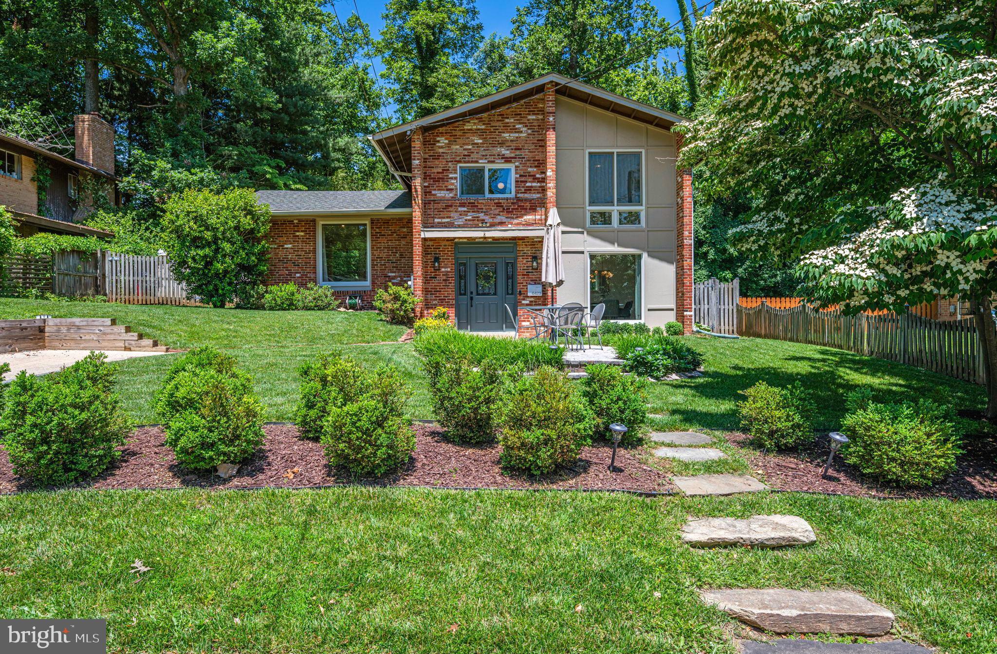 6423 Earlham Dr