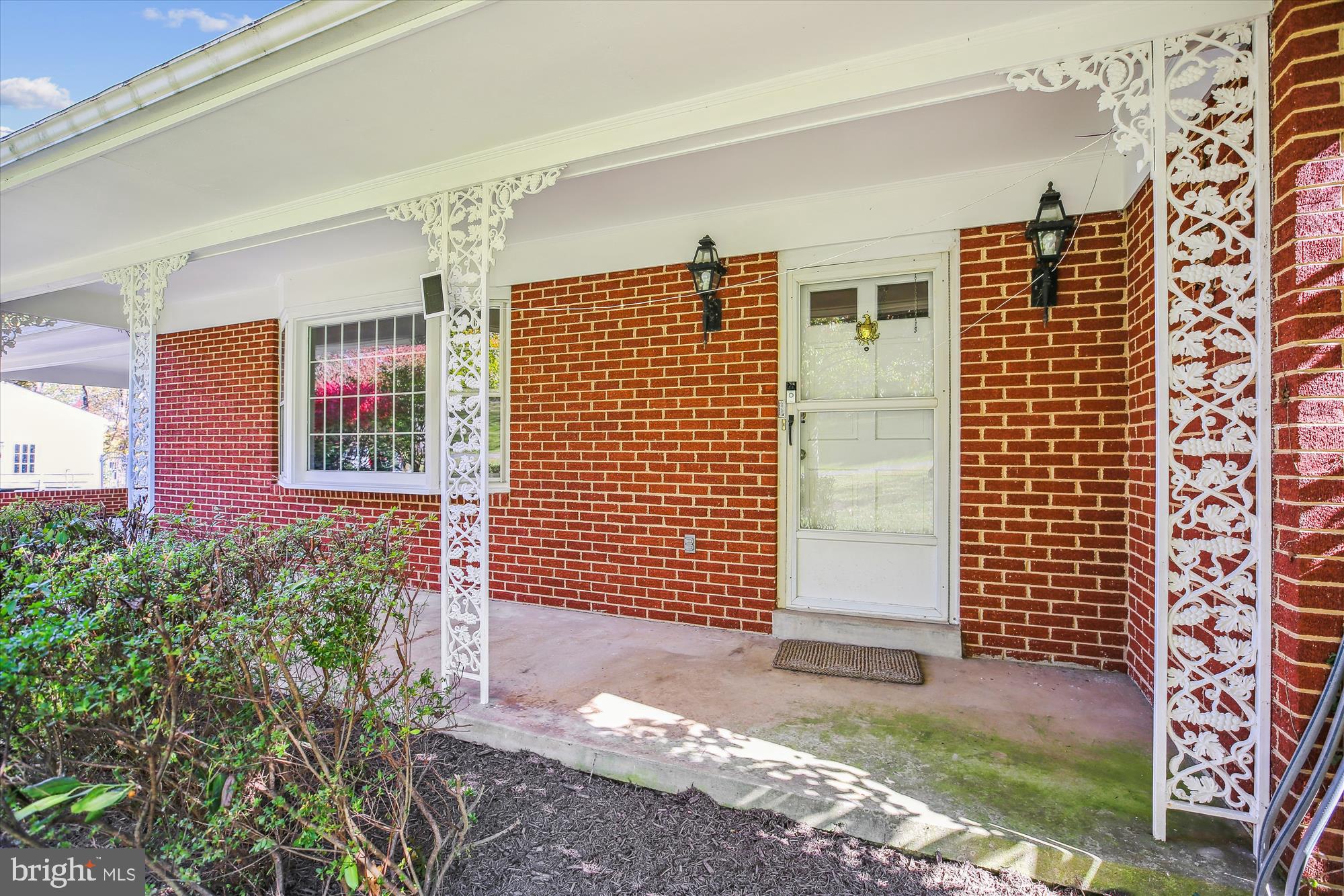 17817 Tree Lawn Dr