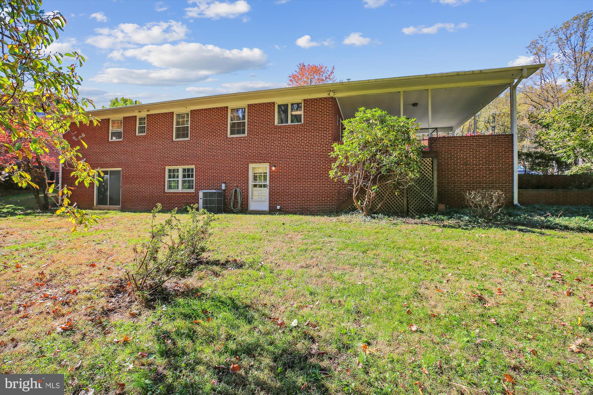 17817 Tree Lawn Dr