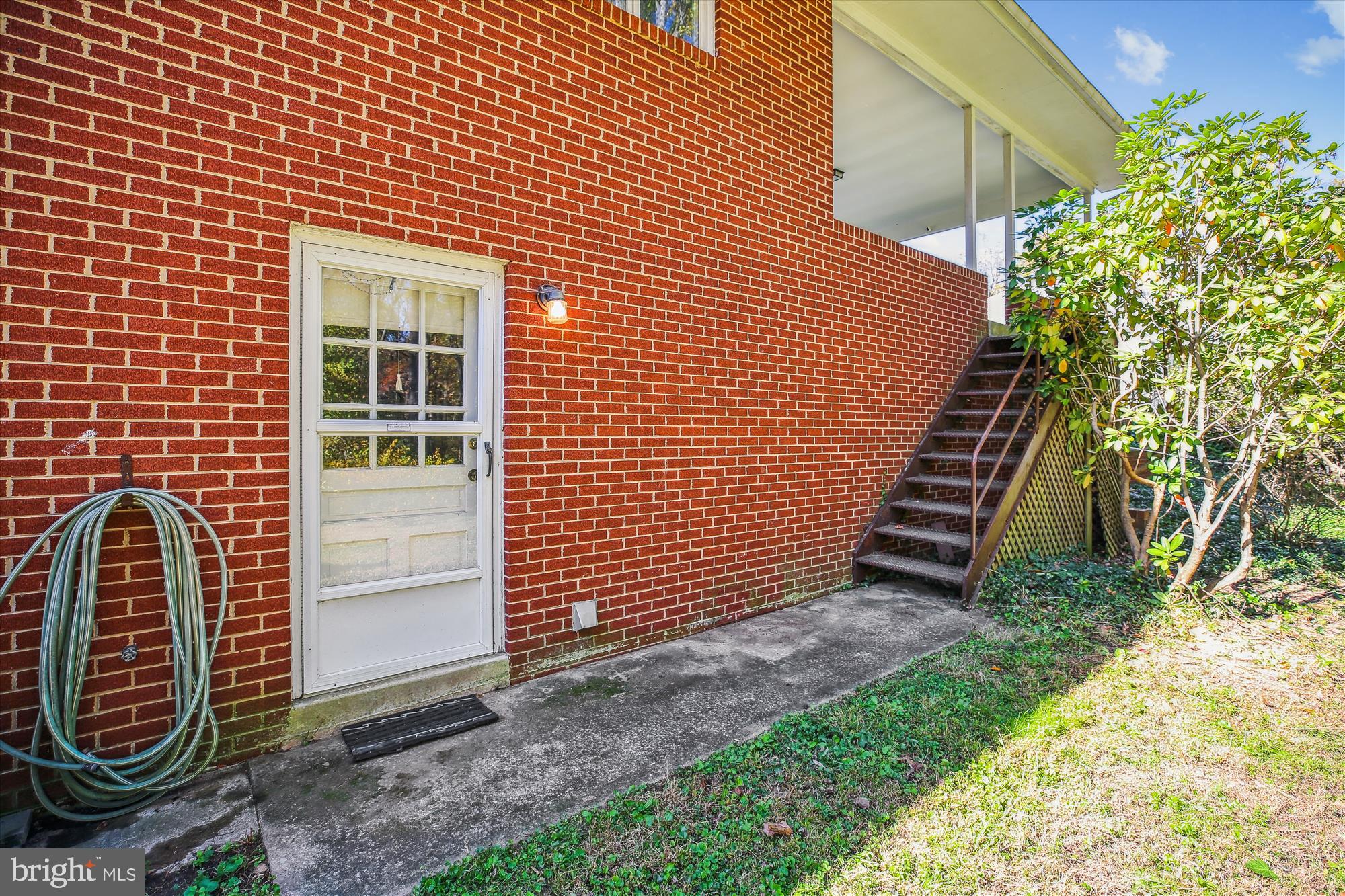17817 Tree Lawn Dr