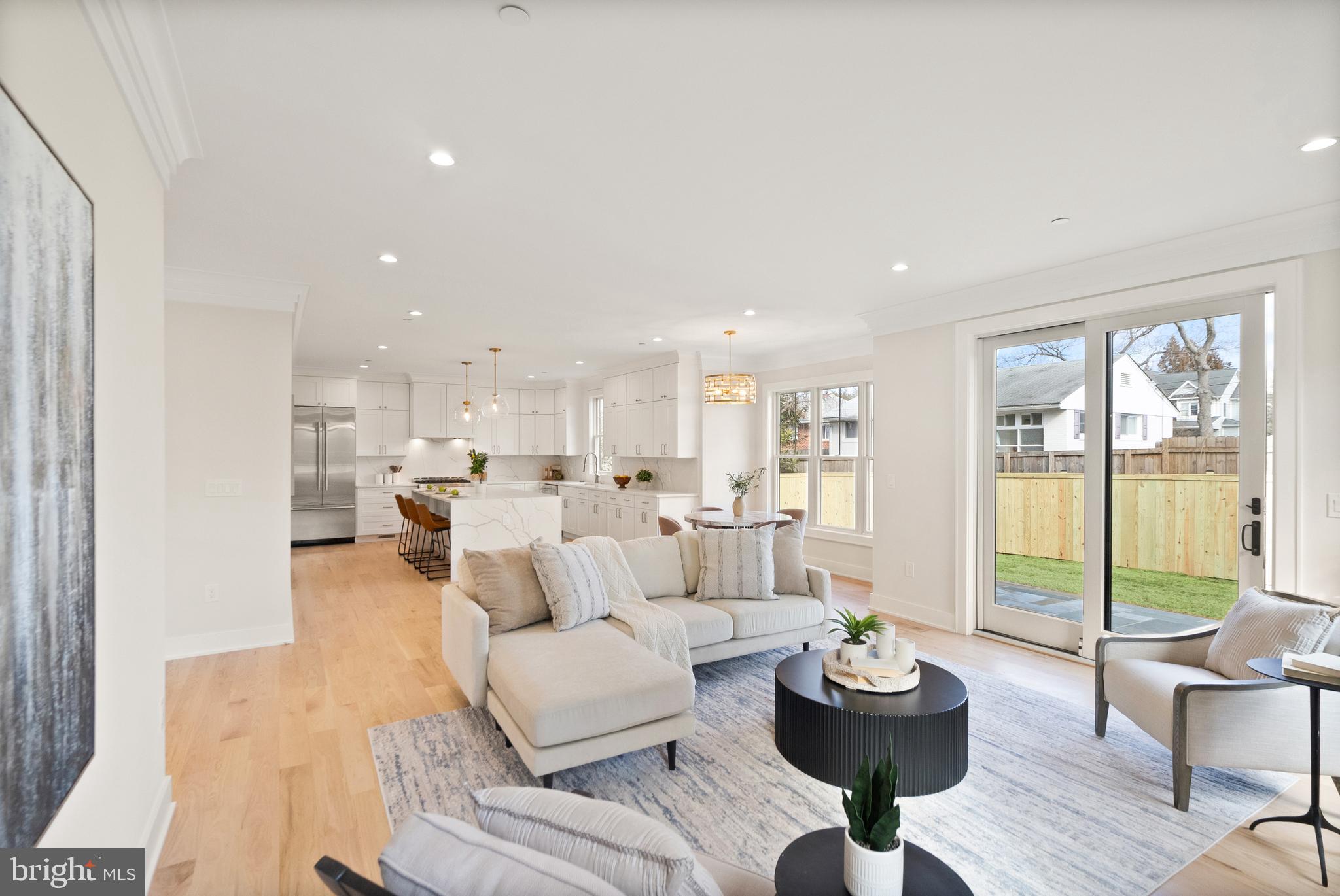 10013 Montauk Ave
