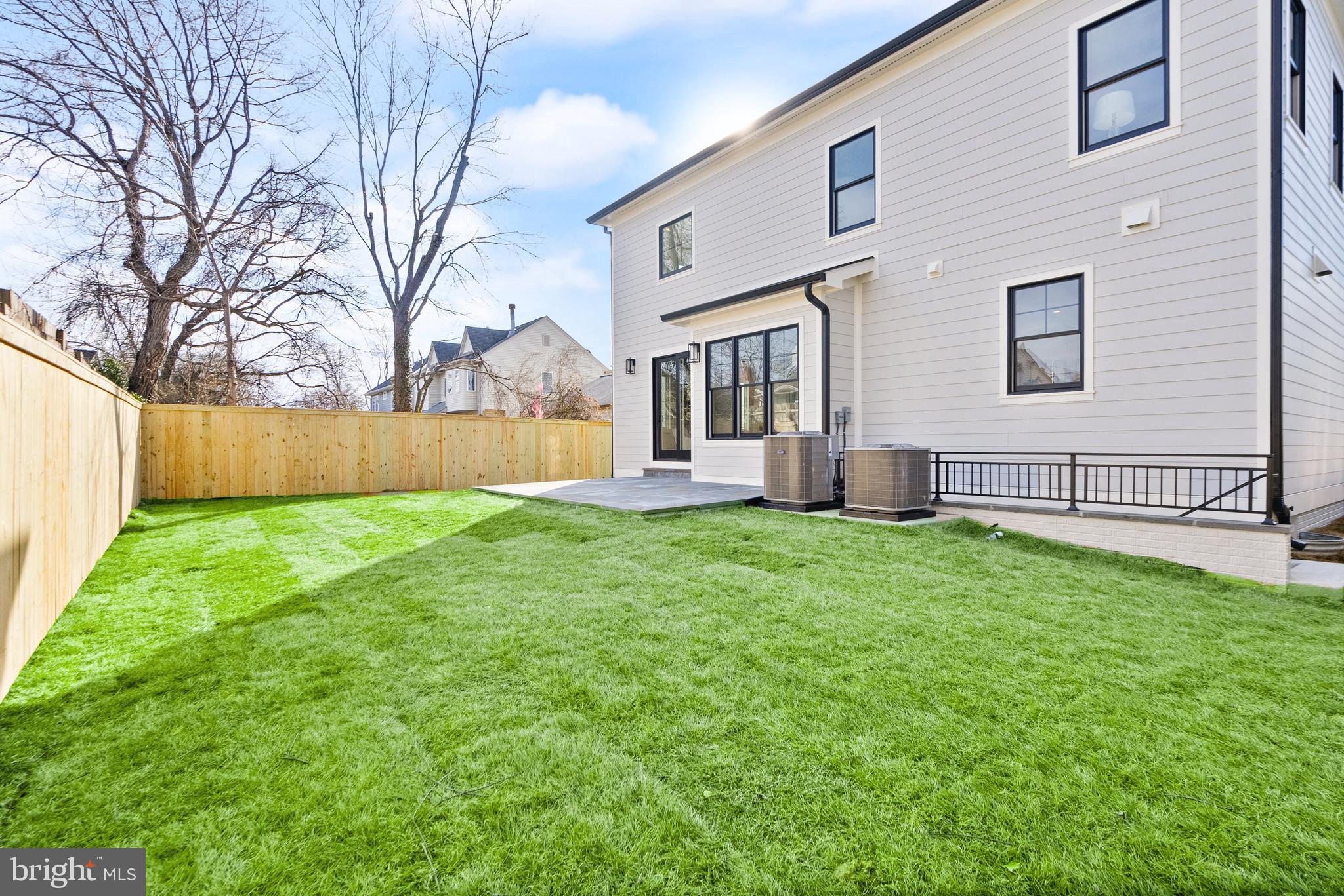 10013 Montauk Ave