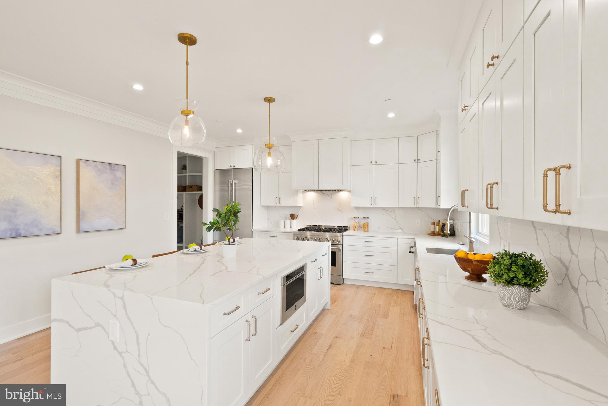 10013 Montauk Ave