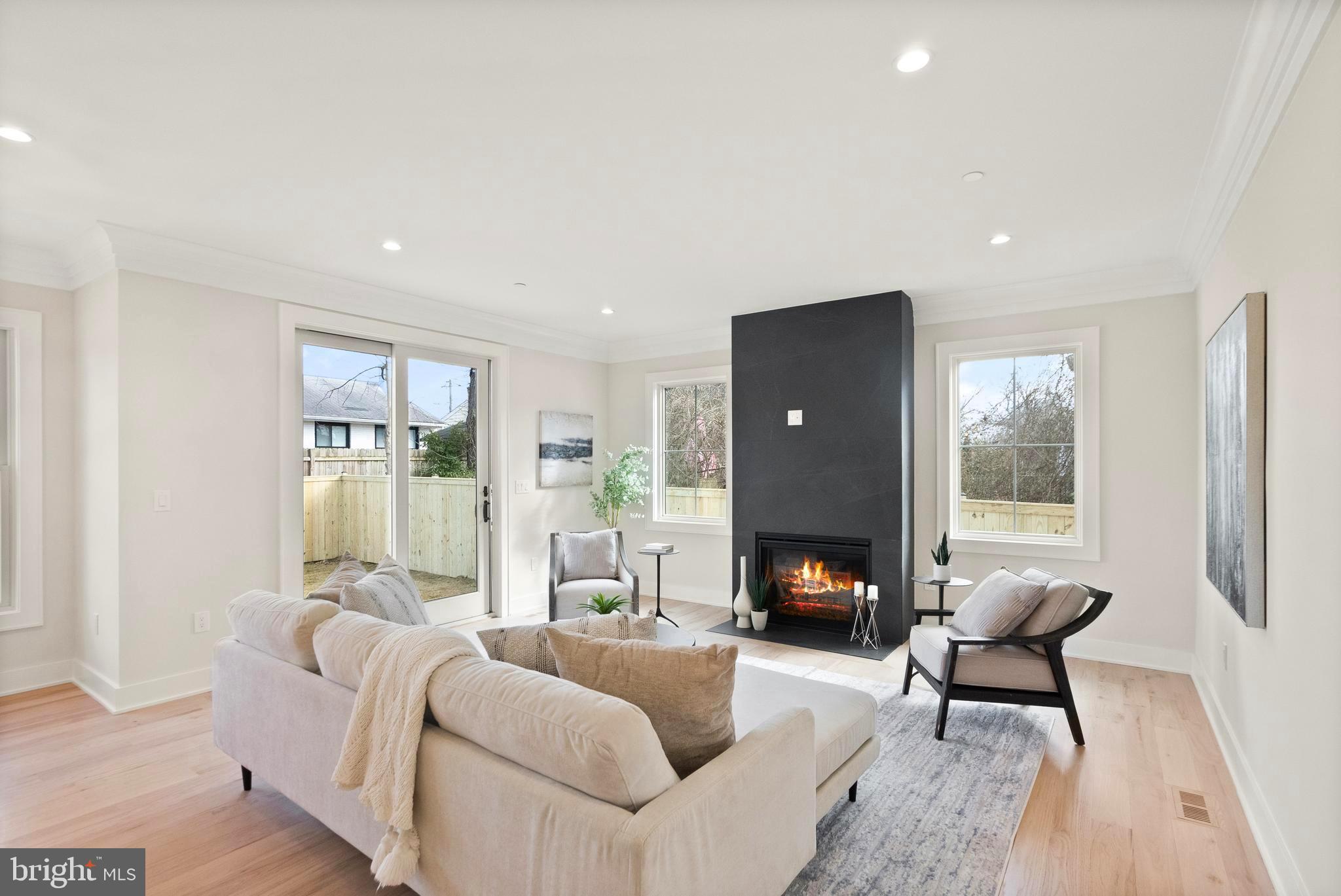 10013 Montauk Ave