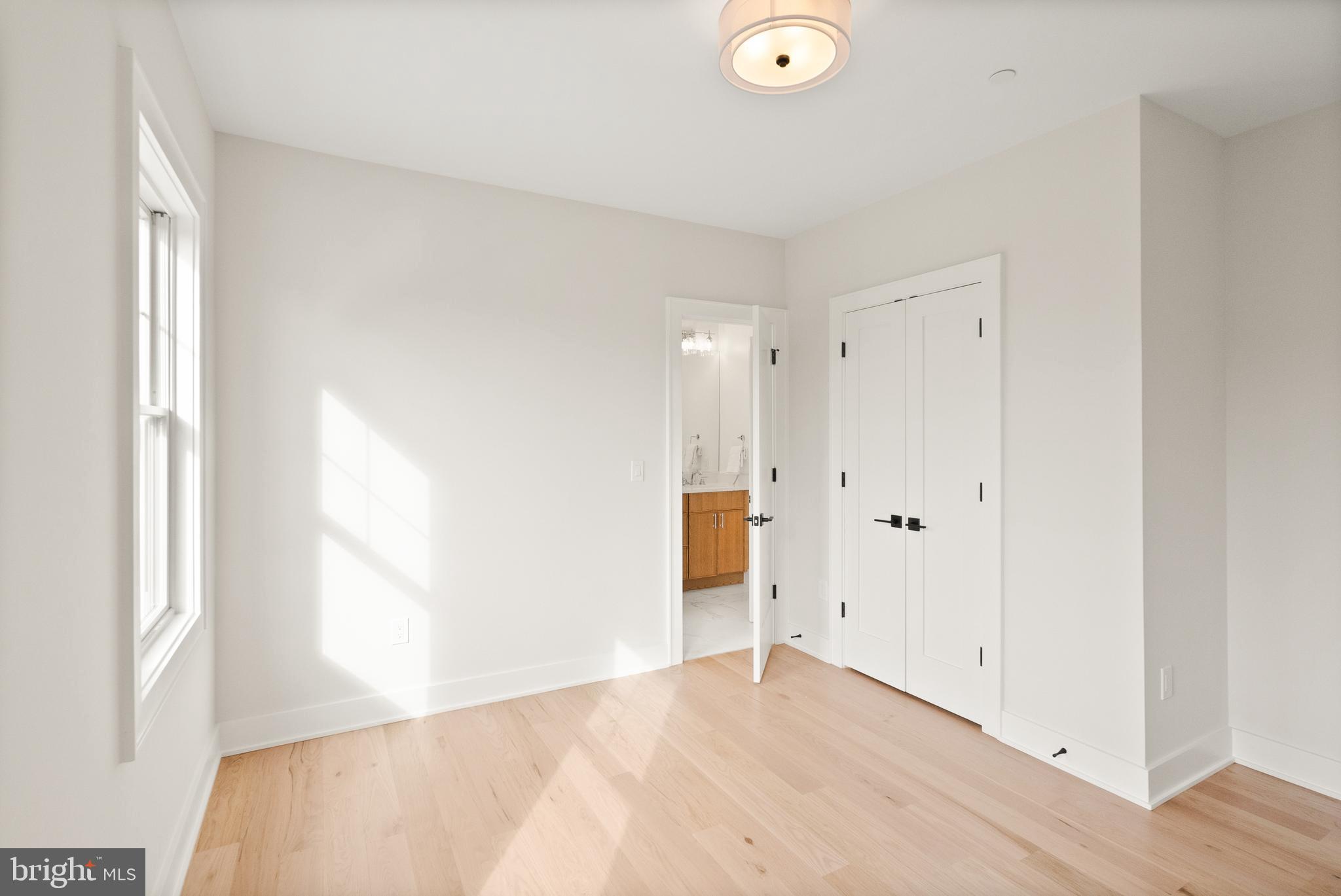 10013 Montauk Ave