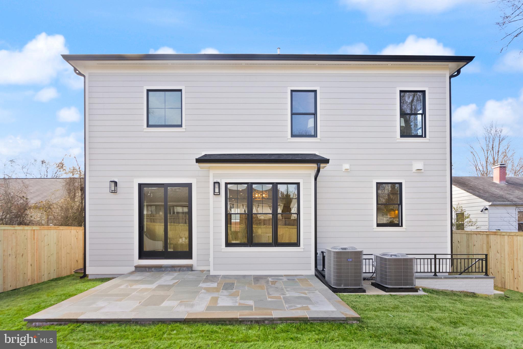 10013 Montauk Ave