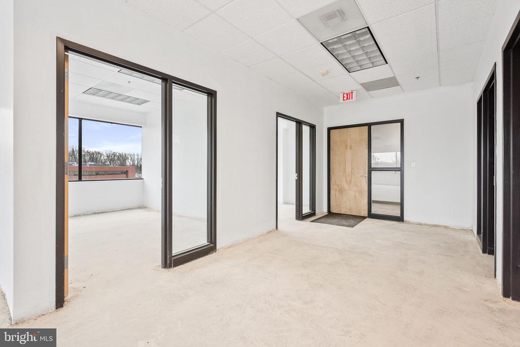 4 Taft Ct #300