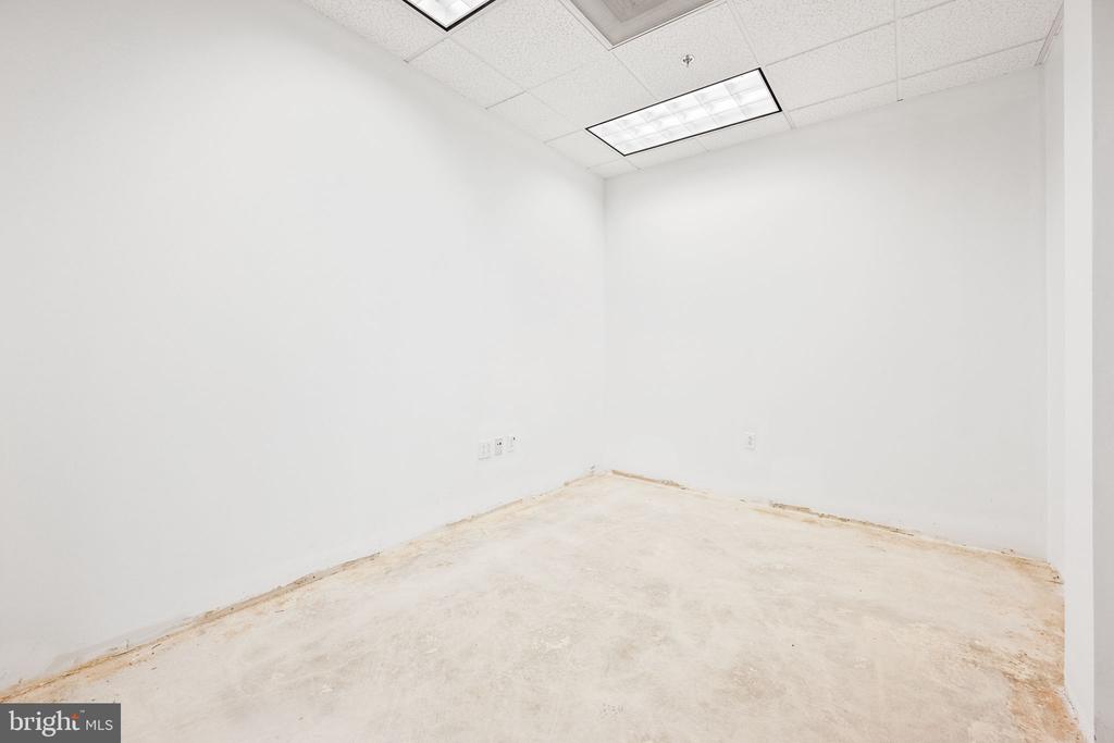4 Taft Ct #300