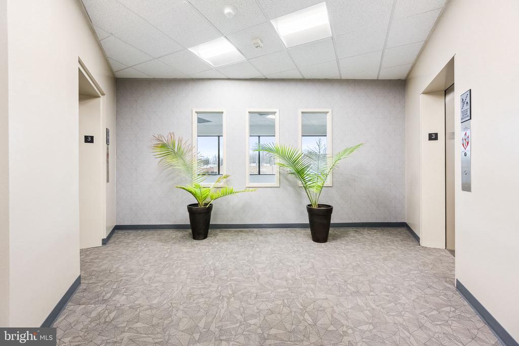 4 Taft Ct #300
