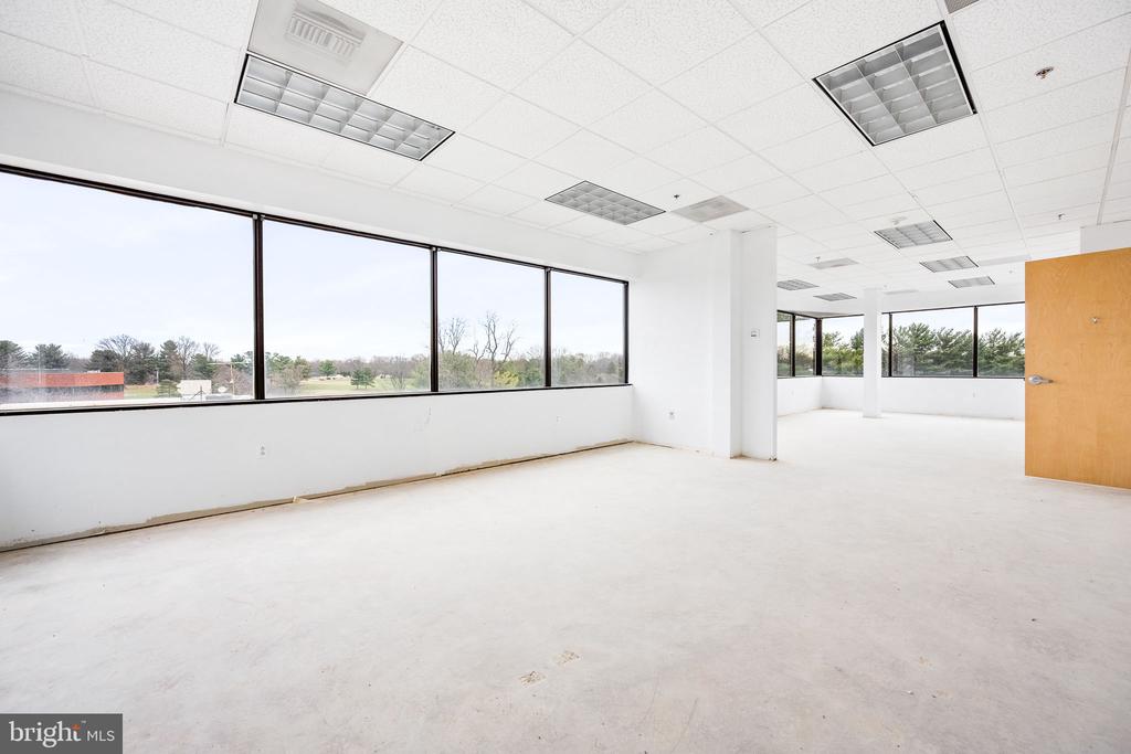 4 Taft Ct #300