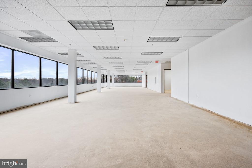 4 Taft Ct #300