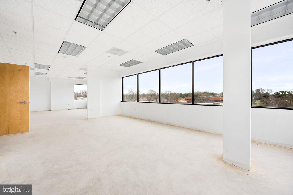 4 Taft Ct #300