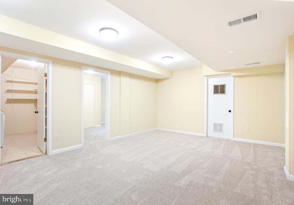 4513 Traymore St