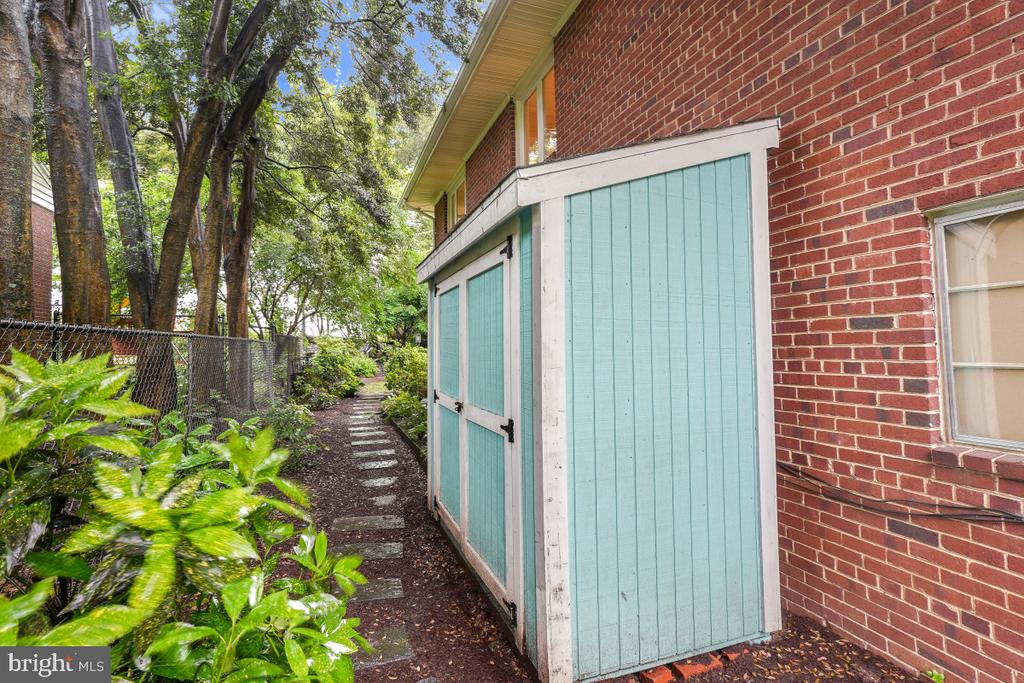 4513 Traymore St