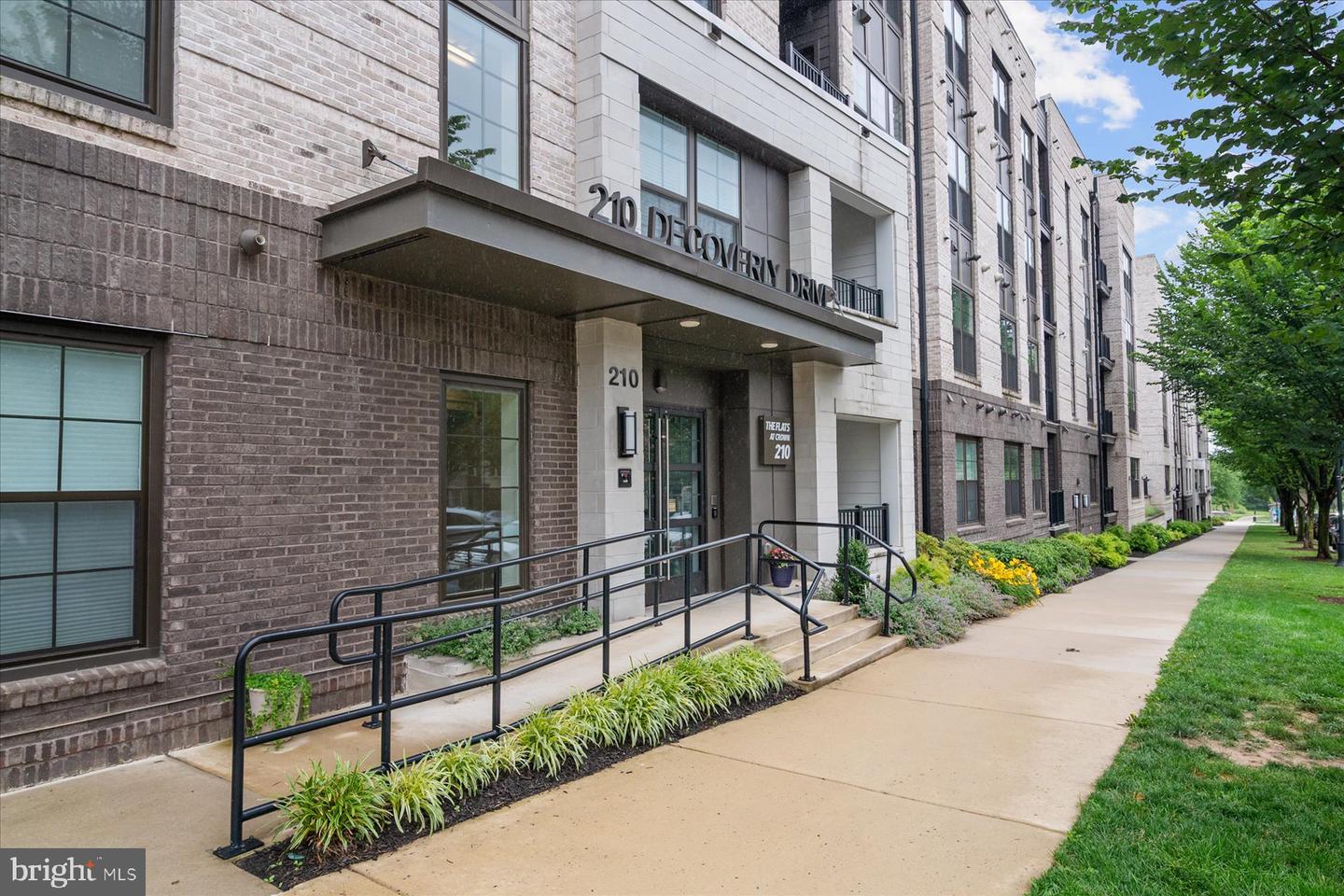 210 Decoverly Dr #205