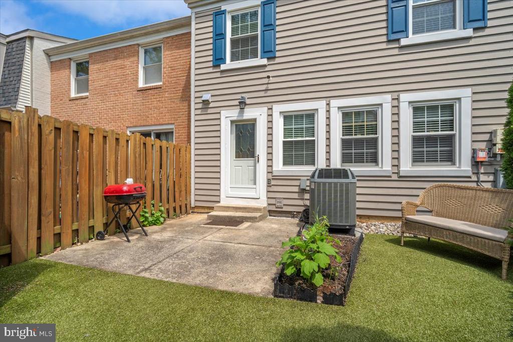 17 GOODPORT LANE