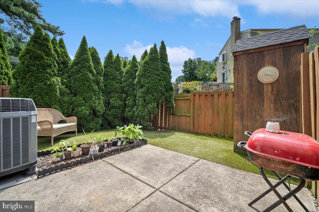 17 GOODPORT LANE