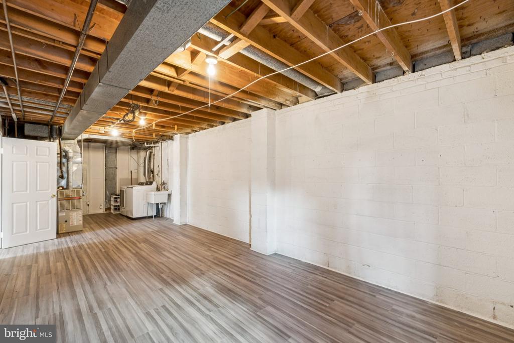 9709 CORKRAN LANE