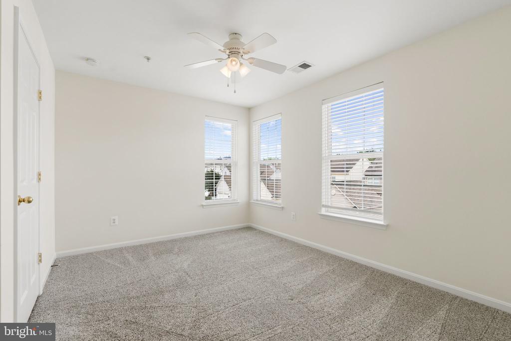 1324 MAIN MEWS