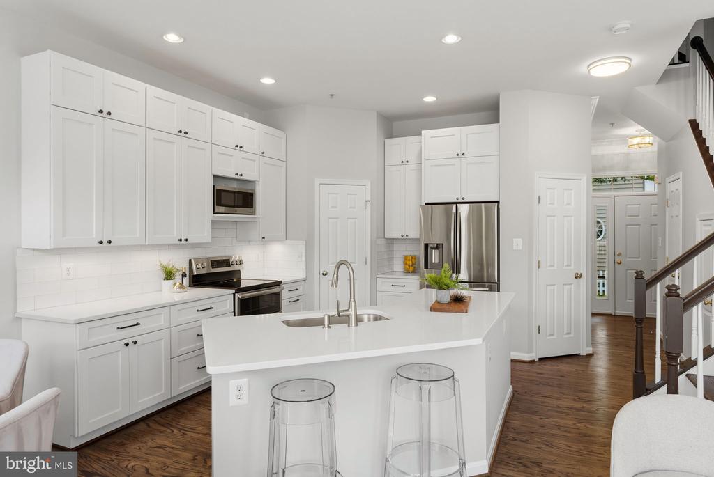 1324 MAIN MEWS