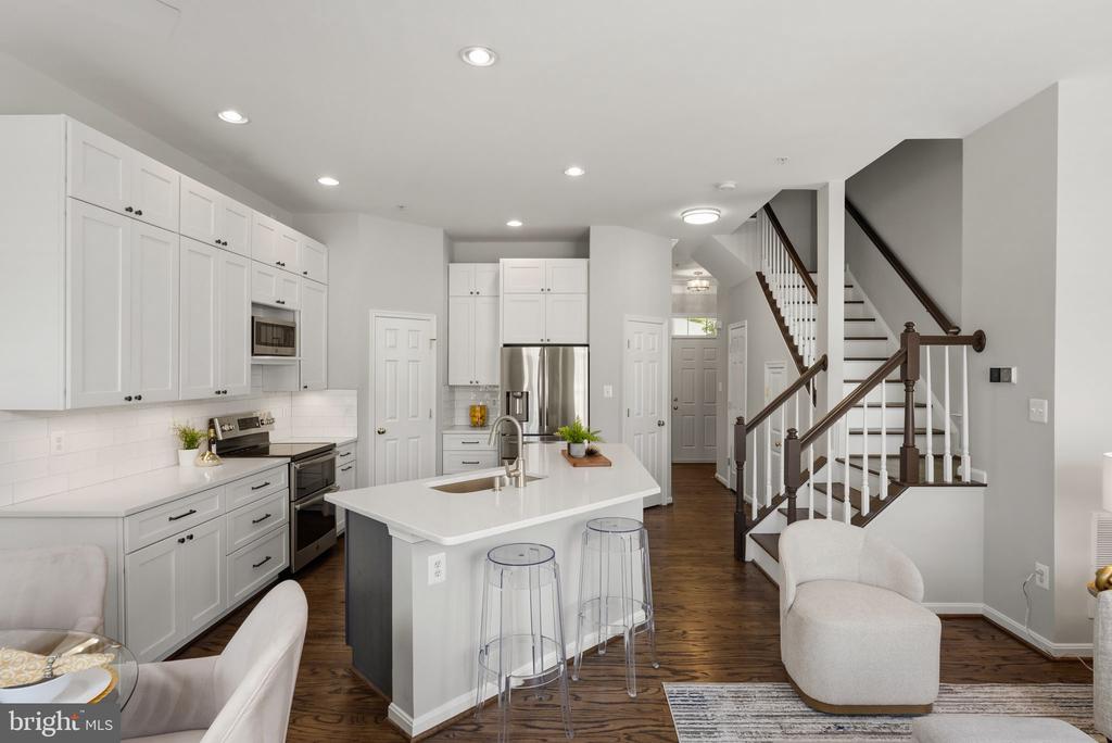 1324 MAIN MEWS