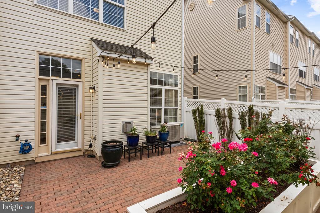 1324 MAIN MEWS