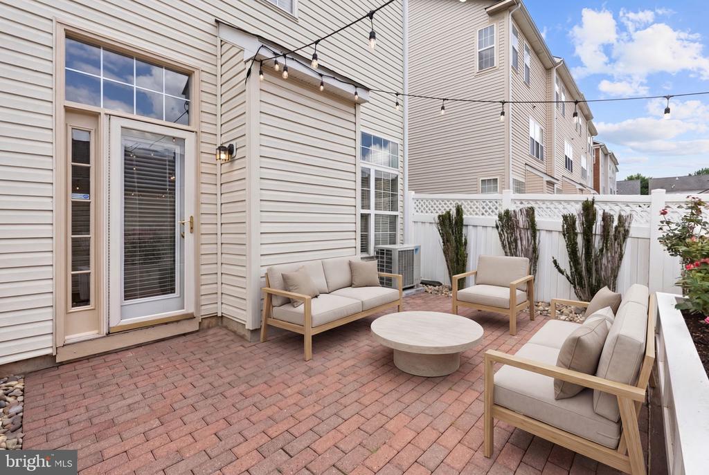 1324 MAIN MEWS