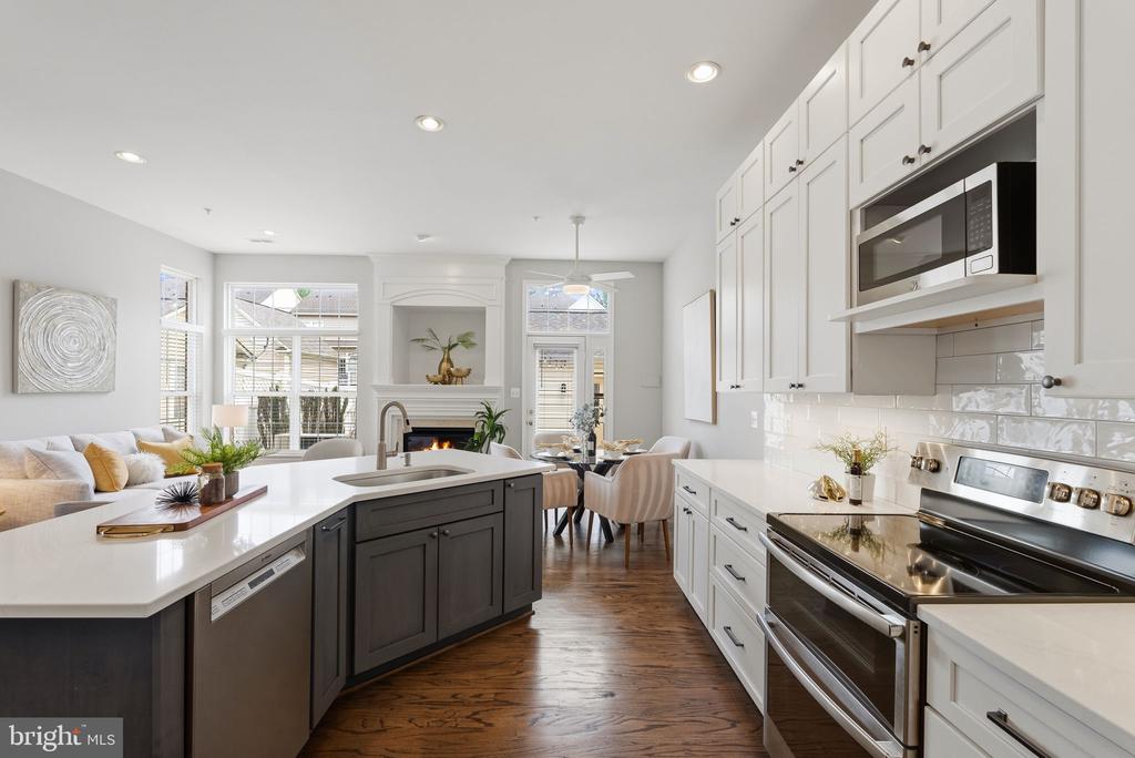 1324 MAIN MEWS