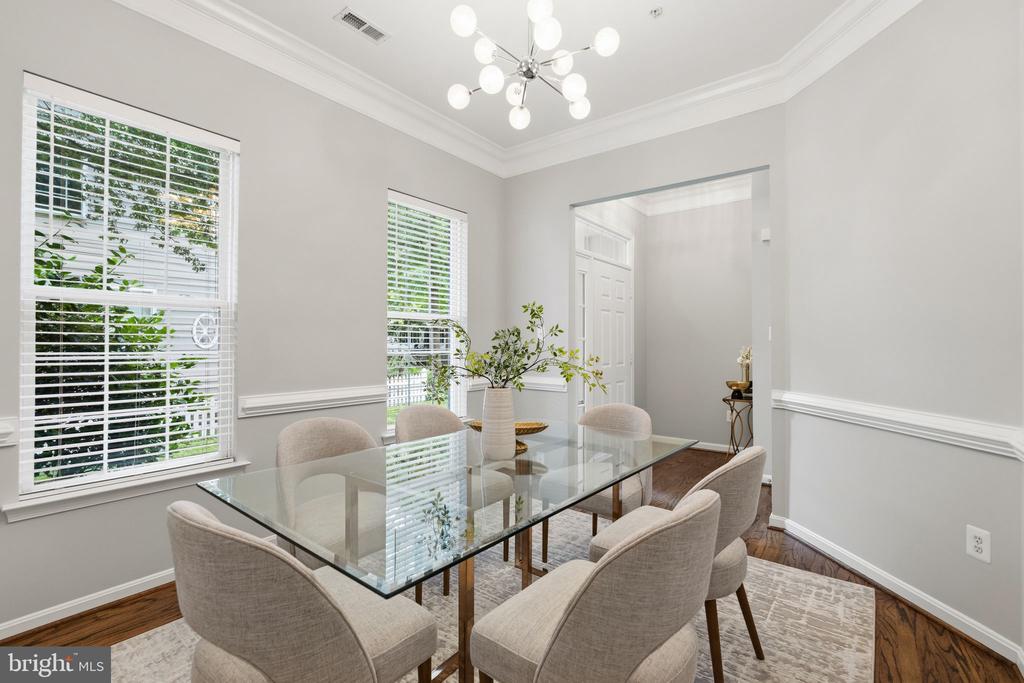 1324 MAIN MEWS