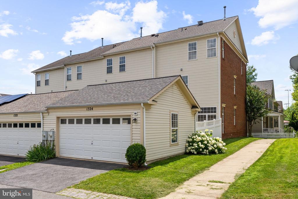 1324 MAIN MEWS