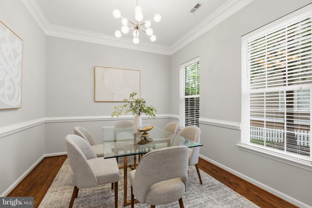 1324 MAIN MEWS