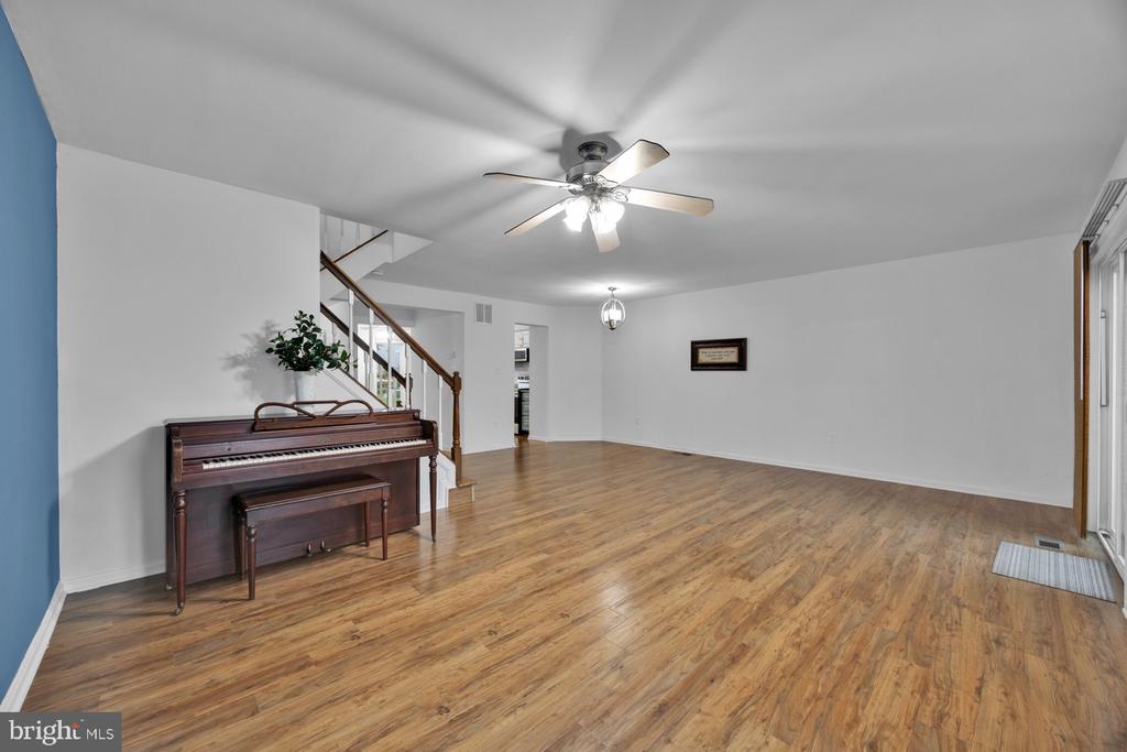 13125 COUNTRY RIDGE DRIVE