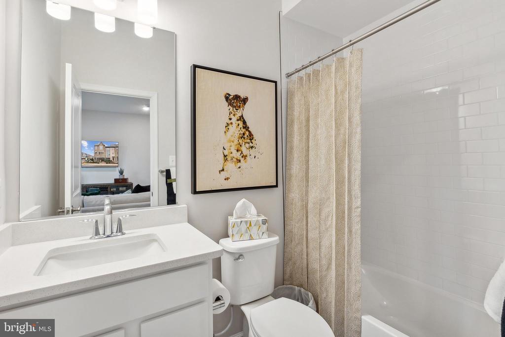 3433 SAINT ROBIN LANE