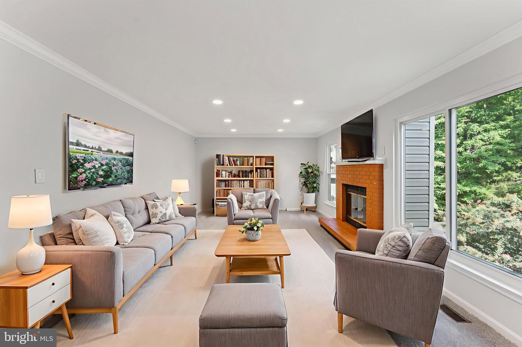 10912 Flintlock Ln