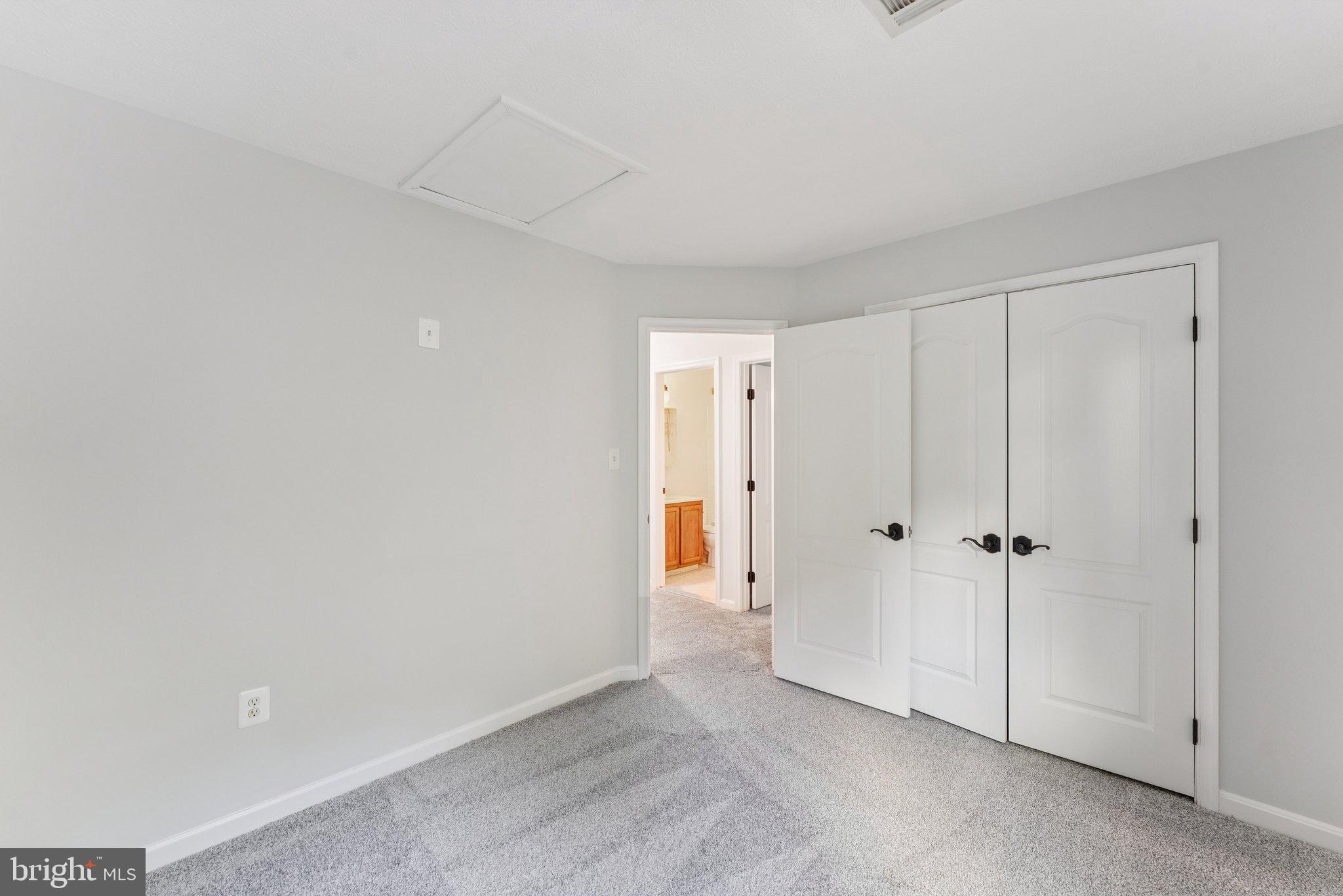 10912 Flintlock Ln