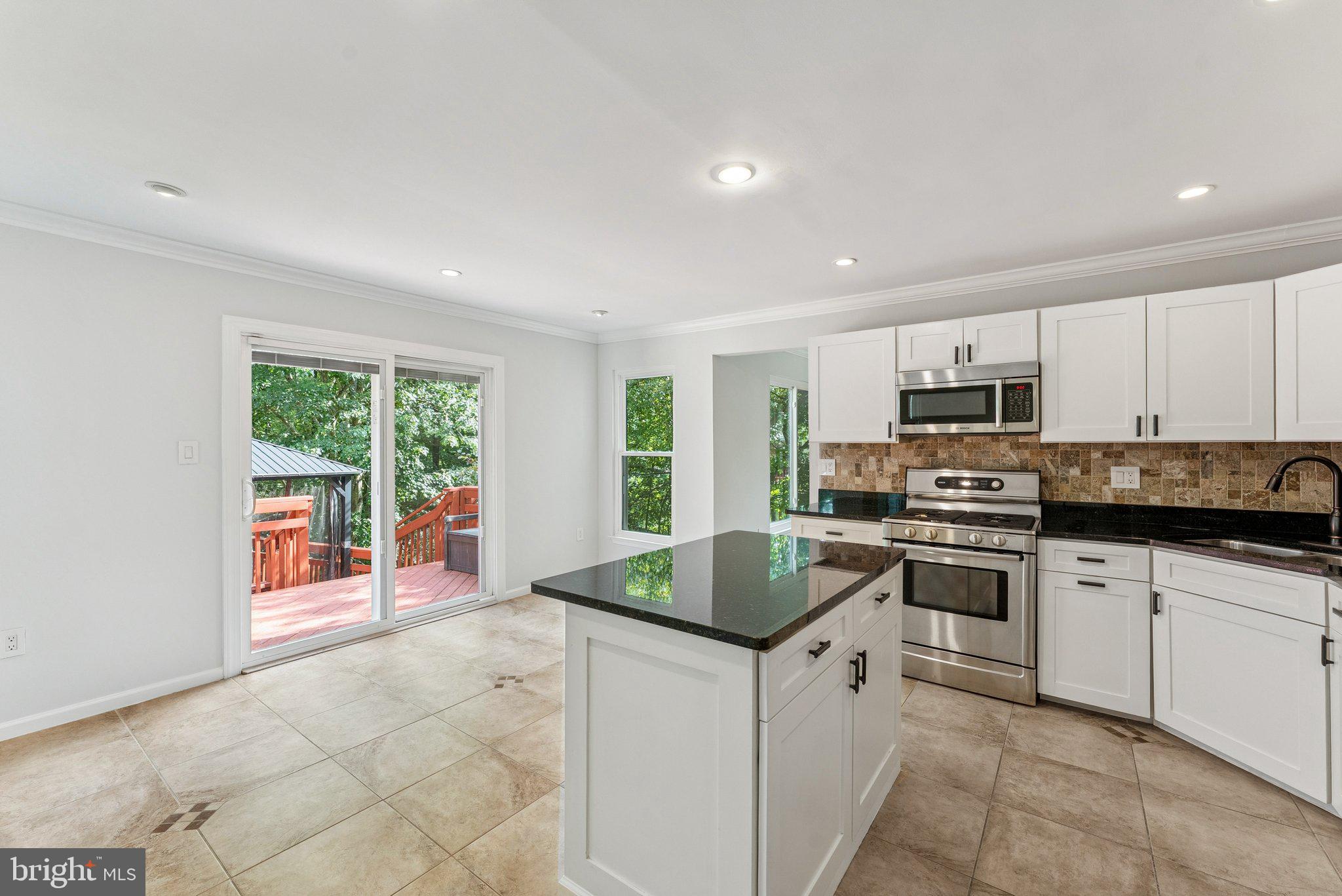 10912 Flintlock Ln