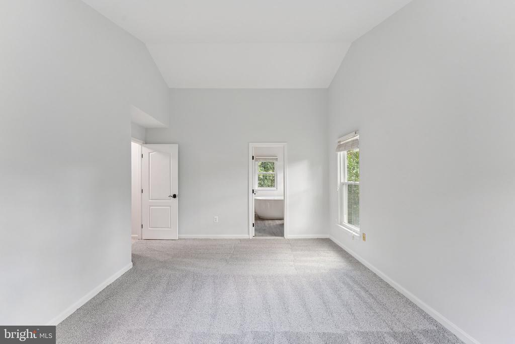 10912 Flintlock Ln