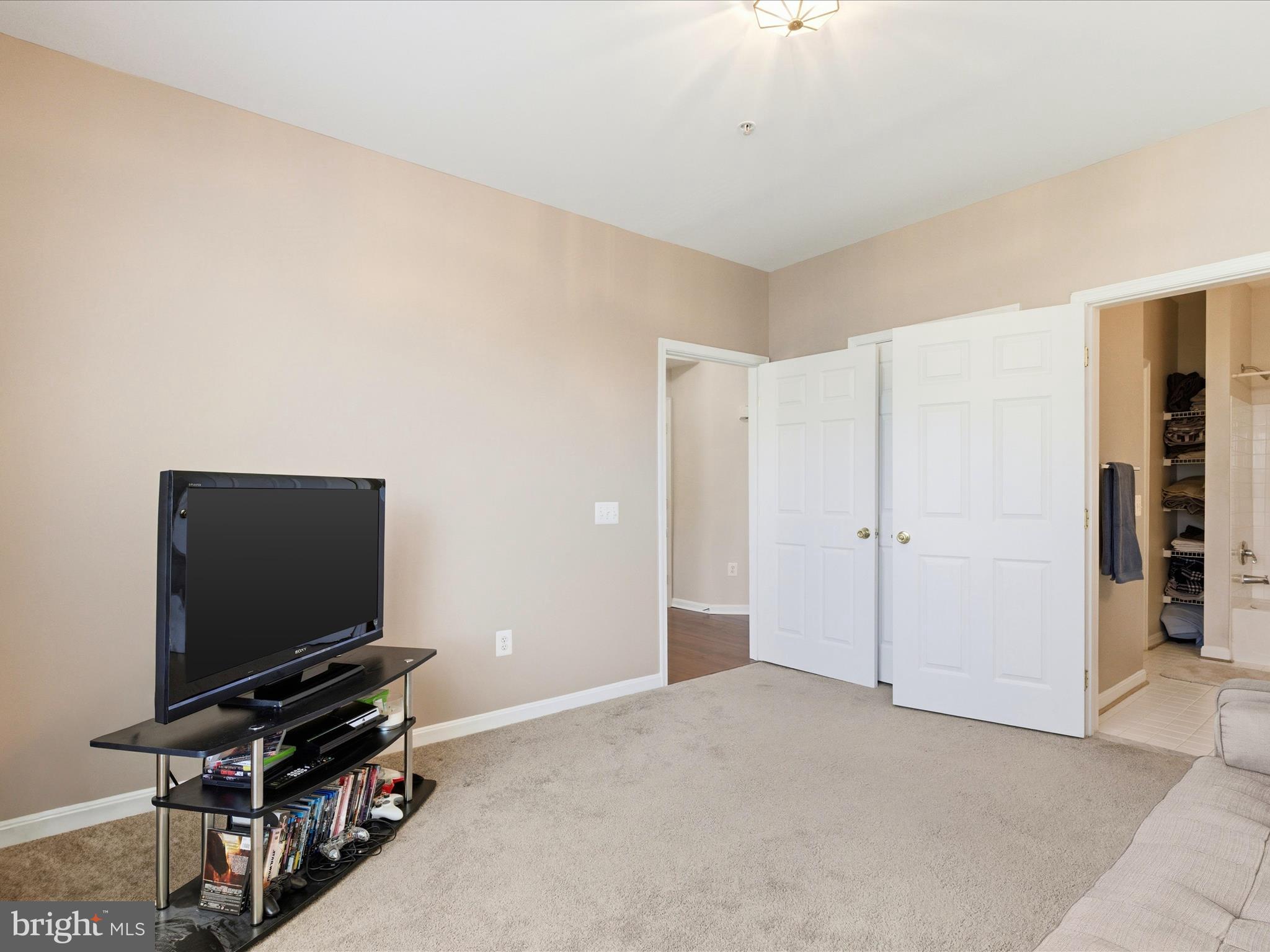 15616 EVERGLADE LANE 301