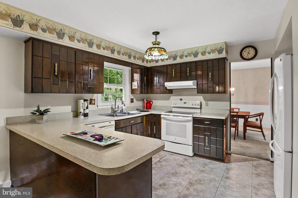 12903 DAUPHIN COURT