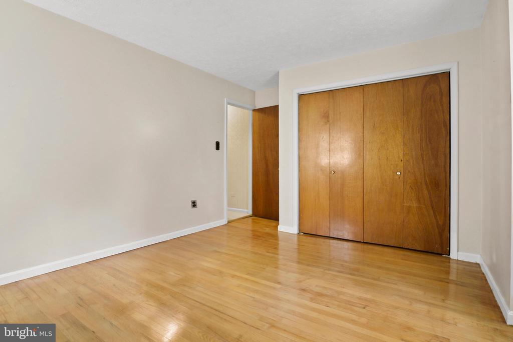 12903 DAUPHIN COURT
