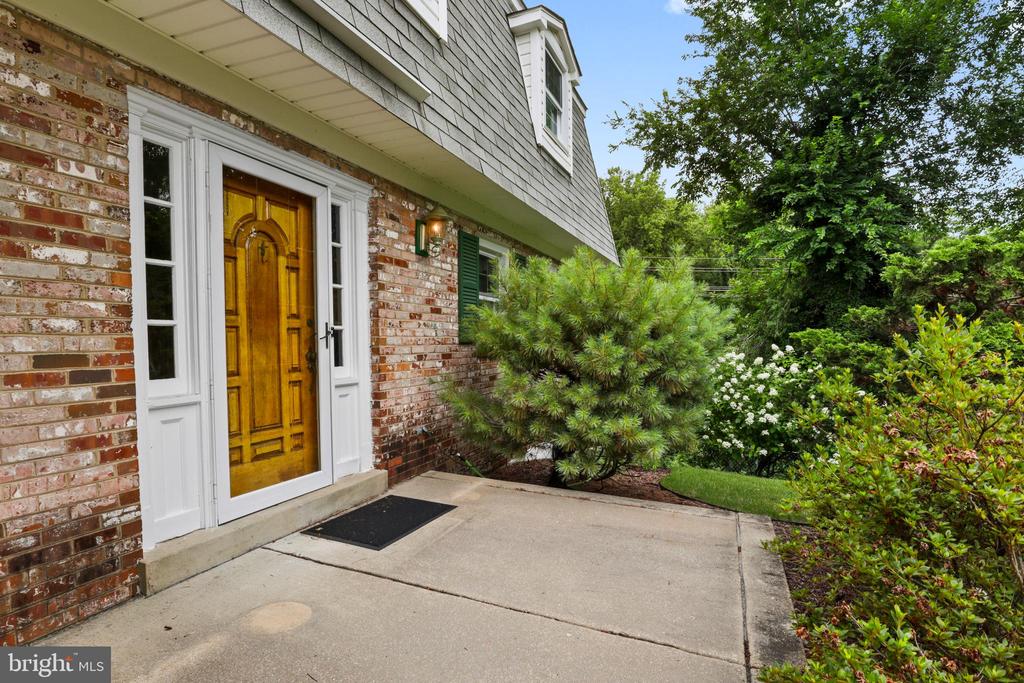 12903 DAUPHIN COURT