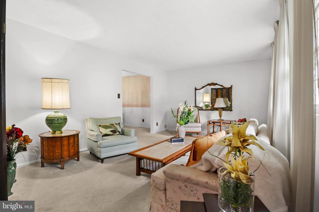 12903 DAUPHIN COURT
