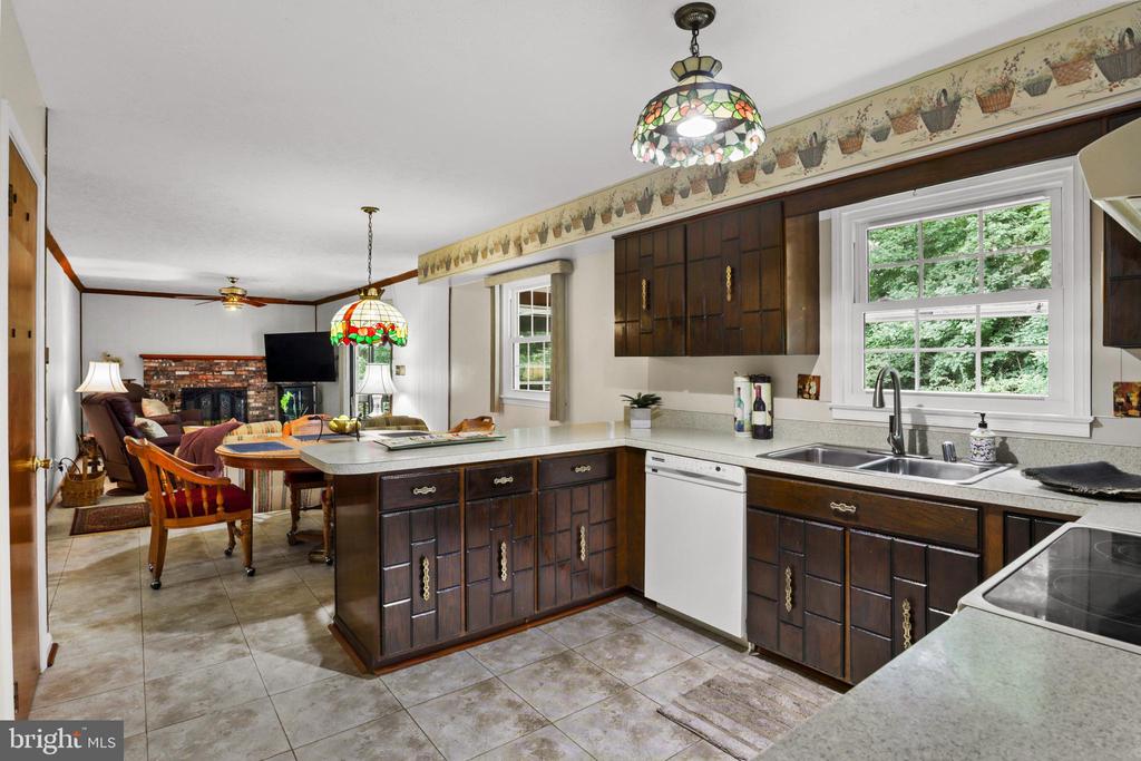 12903 DAUPHIN COURT