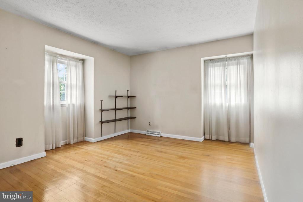 12903 DAUPHIN COURT