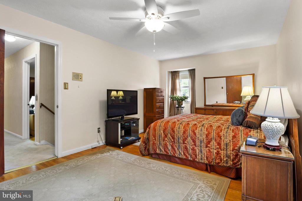 12903 DAUPHIN COURT