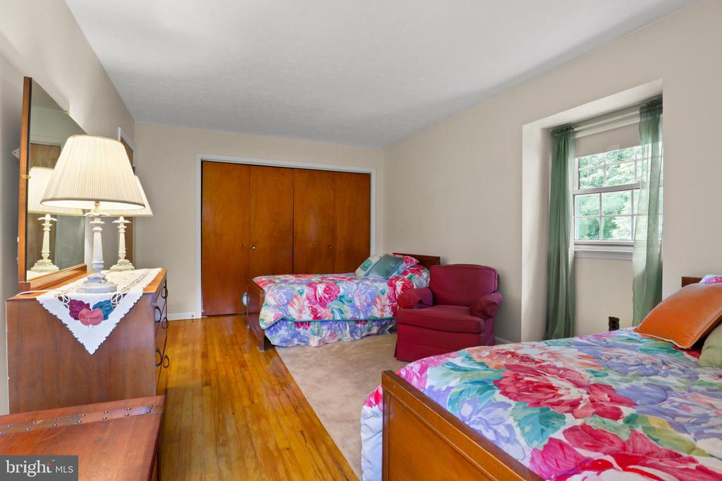12903 DAUPHIN COURT