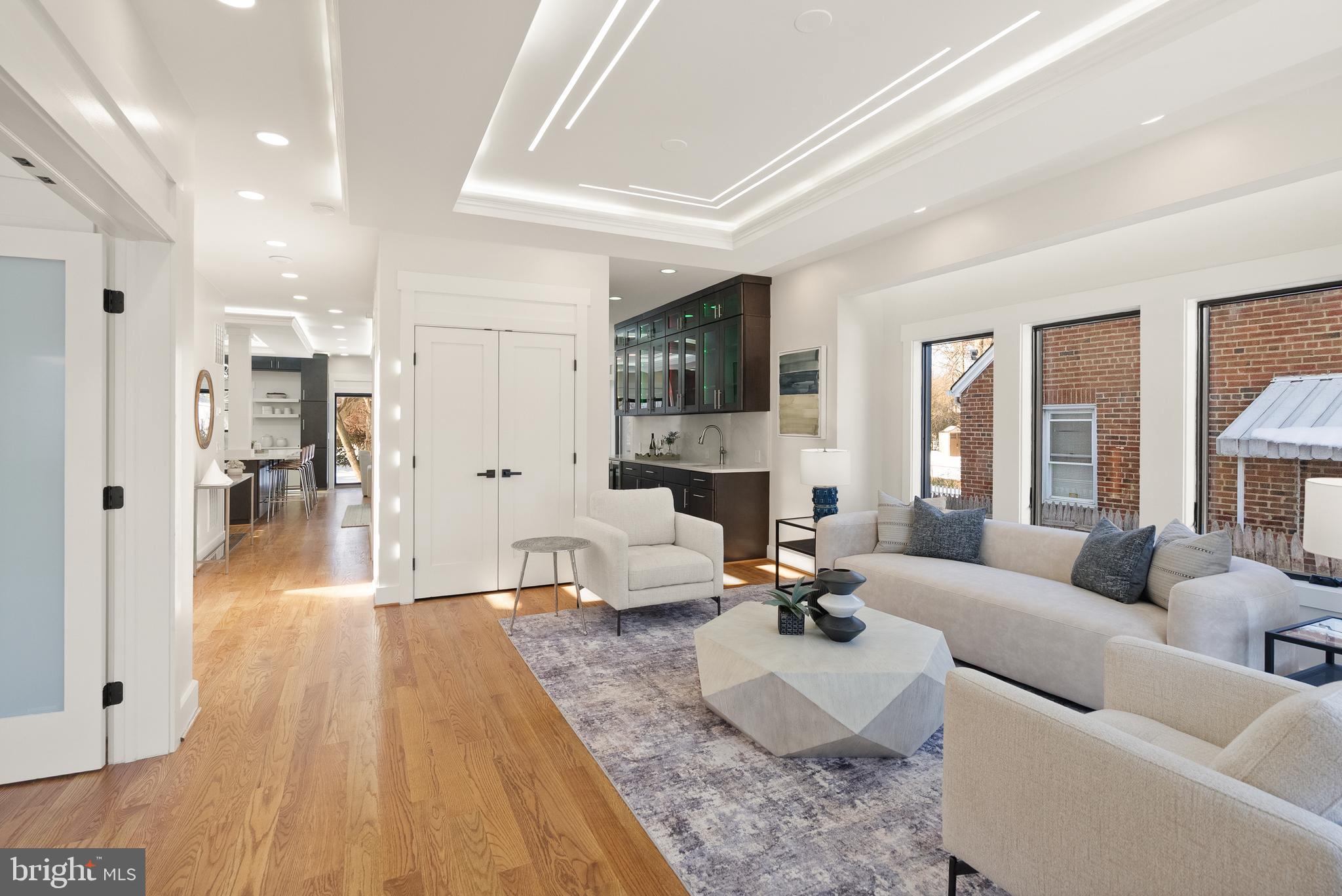 742 N GEORGE MASON DRIVE