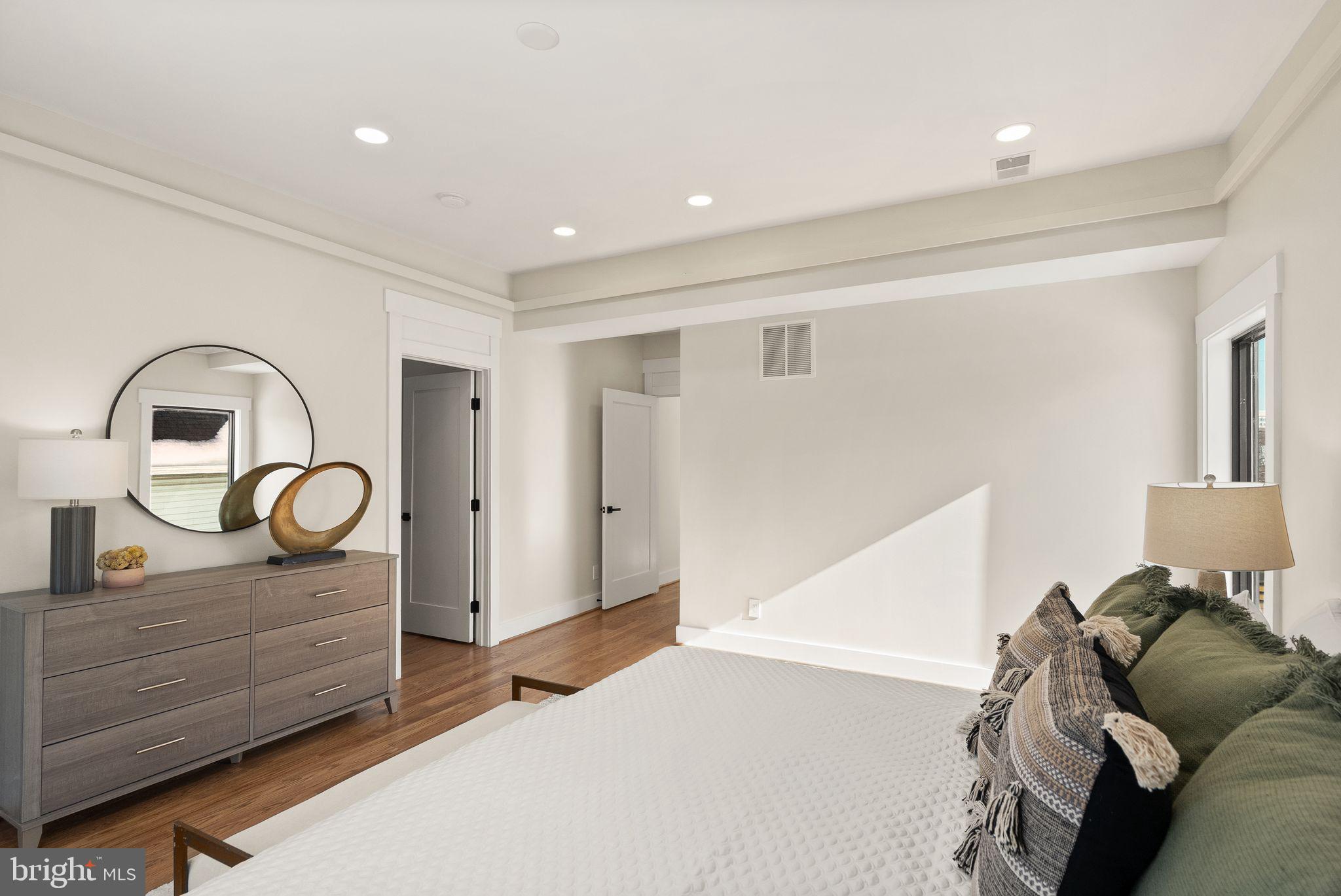 742 N GEORGE MASON DRIVE